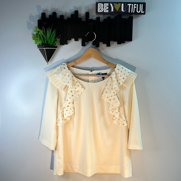LILY 3/4 Sleeve Blouse with Ruffled and Pleated Shoulder Details Size L - Picture 1 of 11